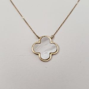 14K Clover Necklace Yellow Gold Mother of Pearl